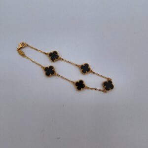 دستبند طلا 18 عیار 3.77 گرمی ونکلیف 5 گل مشکی